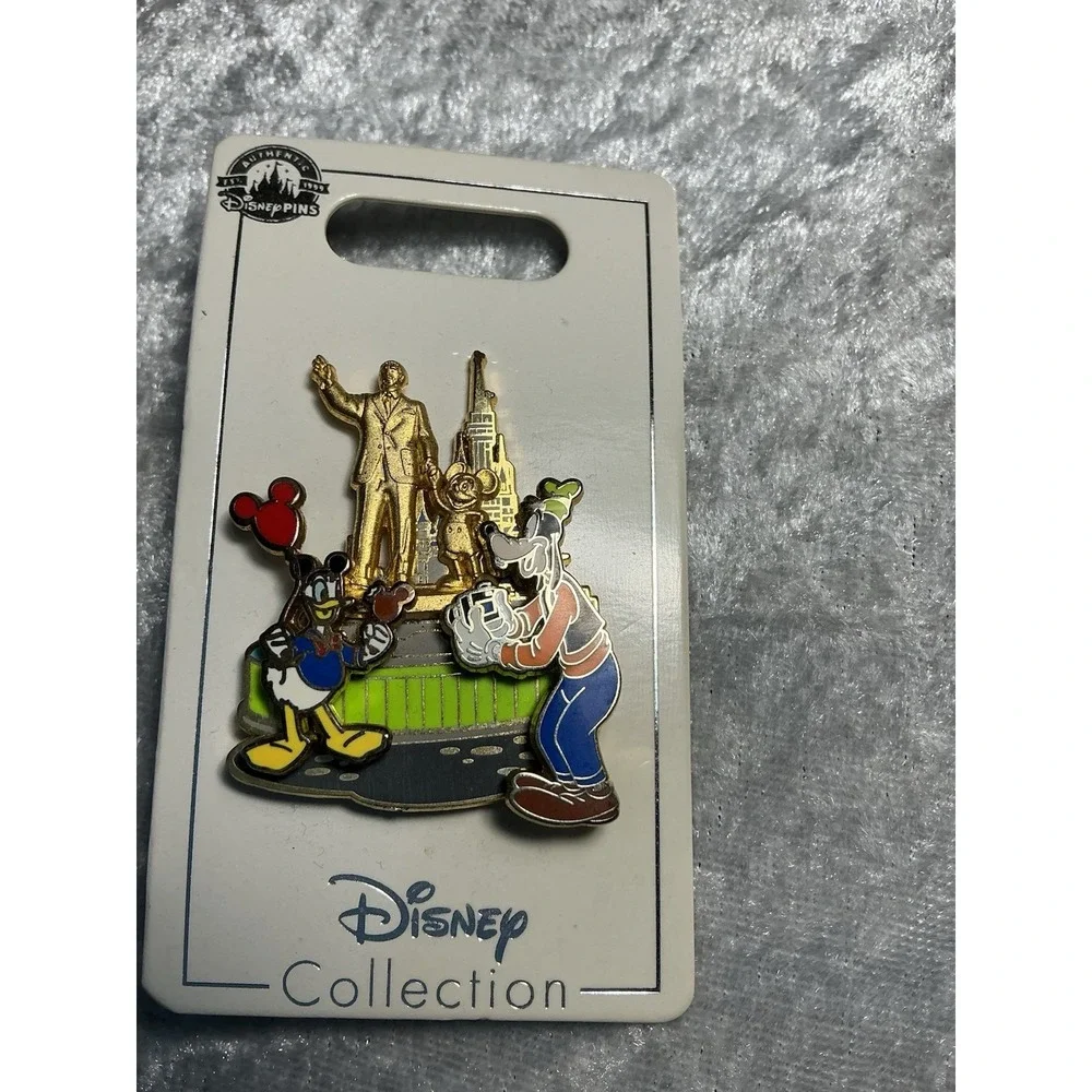 Disney Collector's PP66856 Mickey Donald Goofy Partner's Statue Pin